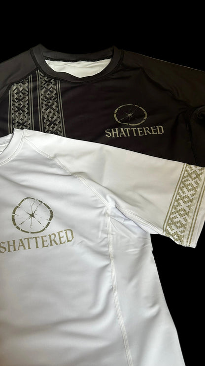 Jabal 1.0–White Short Sleeve Rash Guard